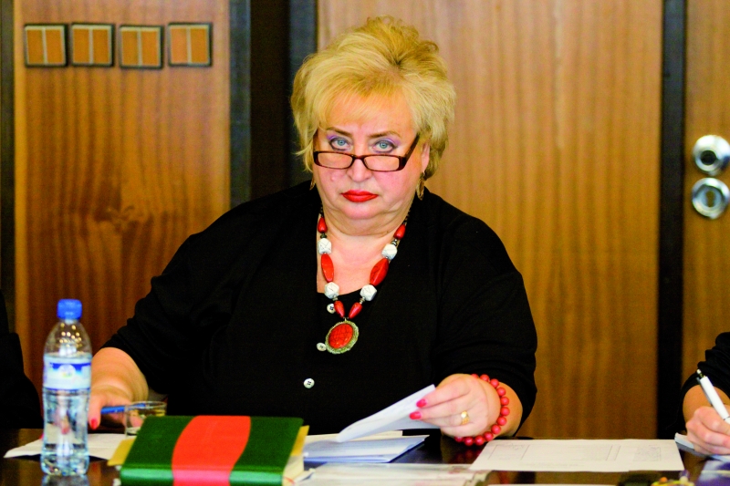 Radny Surmacz chce zdegradować radną Wojciechowską