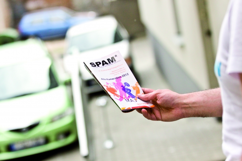 Kto zasypał miasto spamem