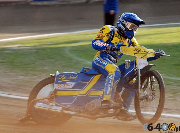 Zmarzlik awansował z kompletem
