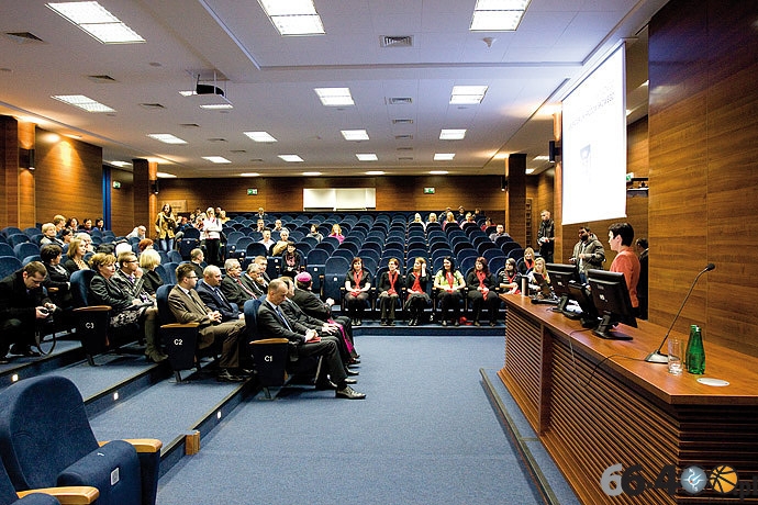 Wielka Zorba z panią rektor na czele