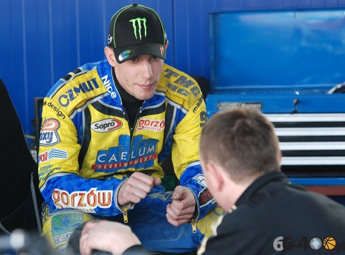 Jensen ponownie dobrze, kontuzja Mroczki?