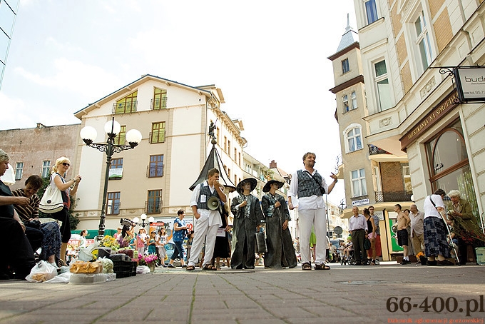 SZARZY PANOWIE znowu zaatakowali!