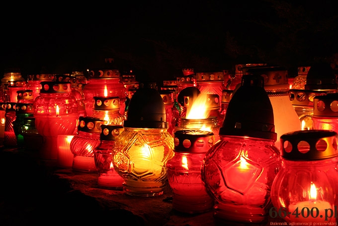 Na cmentarz pojedźmy autobusem