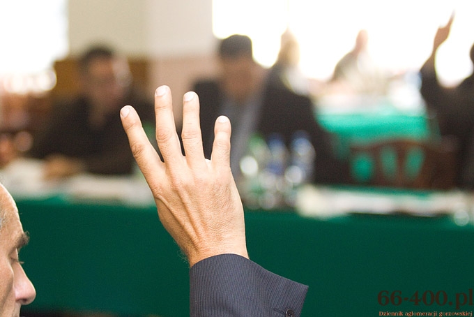 Miasto chce zabrać szkołom miliony... A potem je oddać