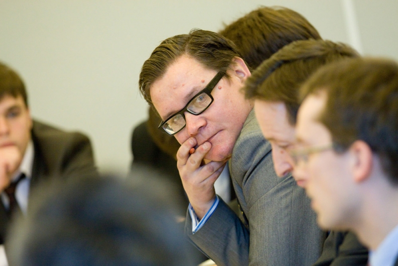 Bloger, którego chcą kupić politycy