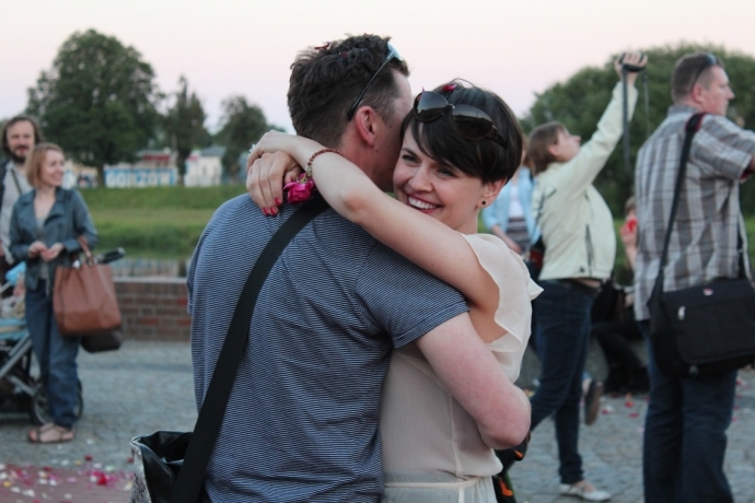 Całowali się w rytm muzyki