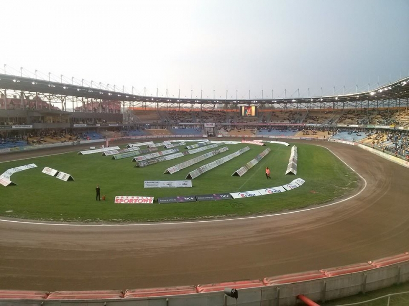 Wszyscy spoglądamy z niepokojem w niebo...