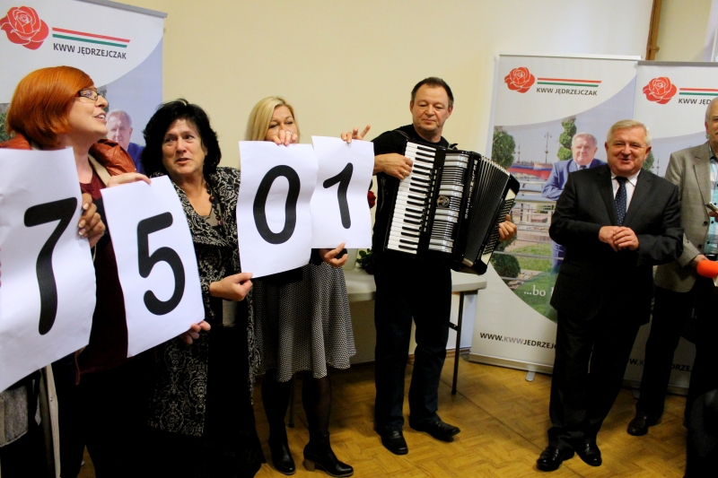 Róże i przyśpiewki. Jędrzejczak zarejestrował swój komitet