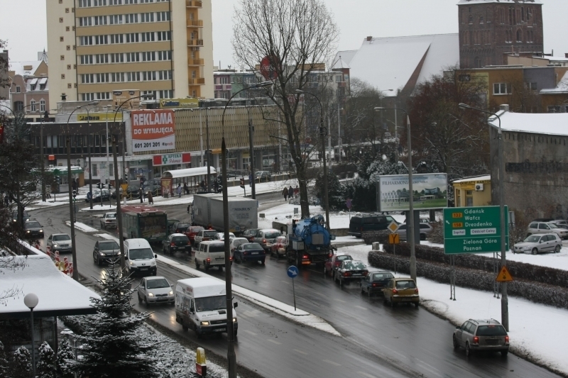 Za oknami złota jesień, a miasto szykuje się do zimy