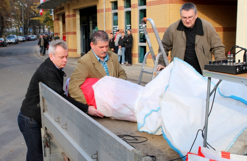 Bo flaga była zbyt ciężka?