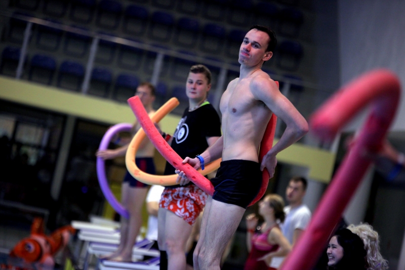 Pływanie na wesoło (wideo)