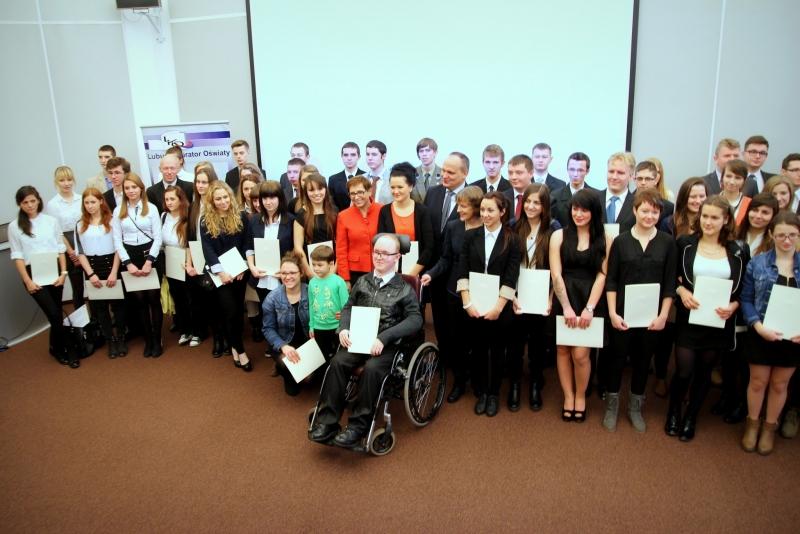 Stypendium pod choinkę (wideo)