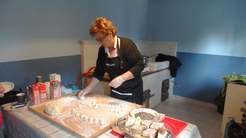 Świątecznie: Lepimy pierogi!