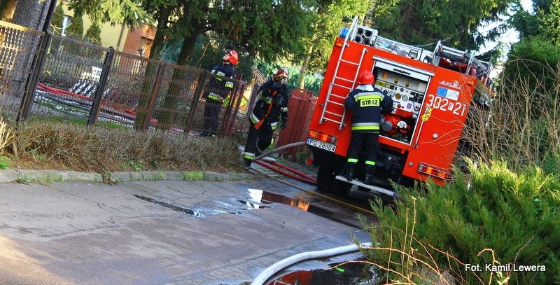 Pożar piwnicy przy ul. Lipowej. Ranny mężczyzna