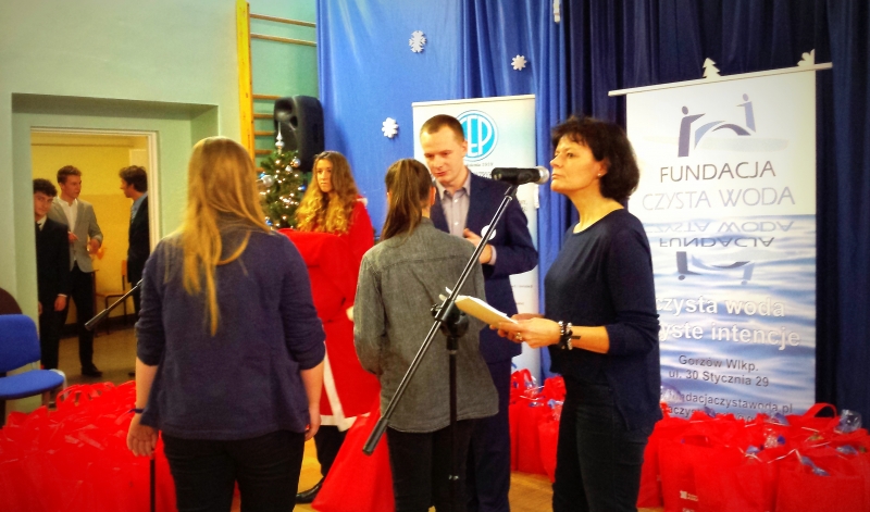 Wolontariusze dostali świąteczne paczki