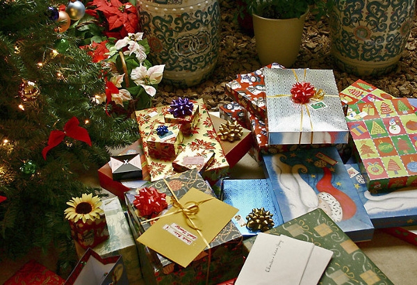 Jak bezpiecznie kupić prezenty przez internet?