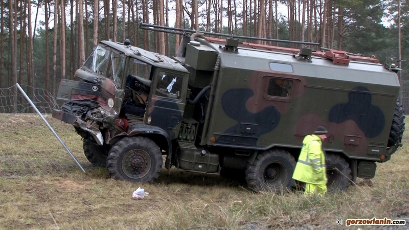 Wypadek samochodu wojskowego na S3