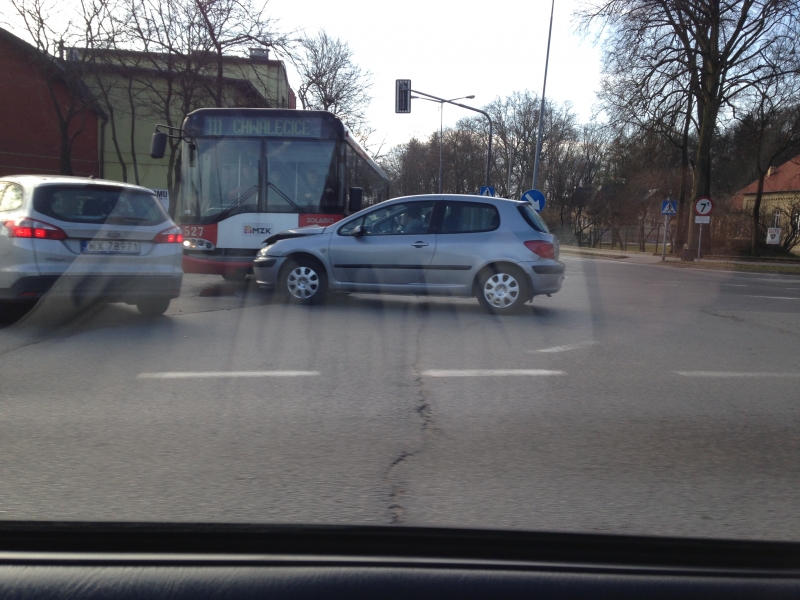 Dyżur reporterski: Kolizja z autobusem