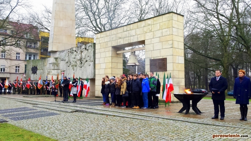 Wielkie ognisko, grochówka i prezydent Komorowski
