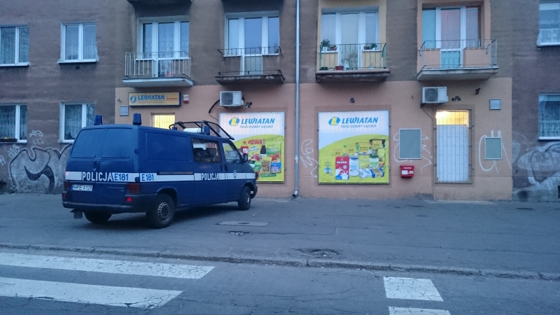 Rozróba w sklepie na Piaskach