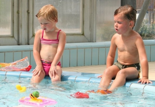 Groźne bakterie w niecce basenowej