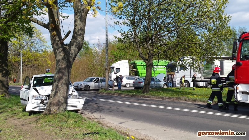 Wypadek trzech aut na Walczaka [wideo, zdjęcia]