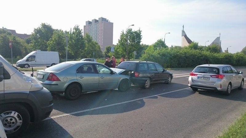 Zderzenie dwóch fordów na Piłsudskiego