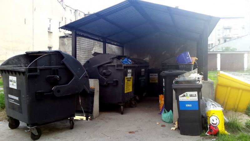 Od dzisiaj zapłacimy więcej za śmieci