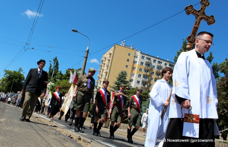 Ulicami Gorzowa przeszły procesje [wideo, zdjęcia]