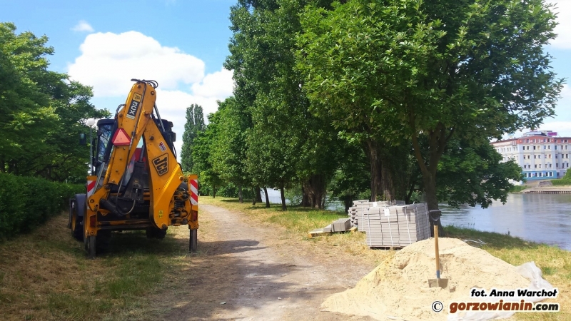 Przy Fabrycznej praca wre. Miasto szykuje się do świętowania [zdjęcia]