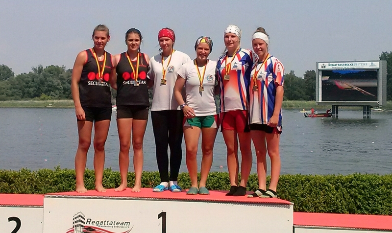 Kajakarki Admiry z medalami