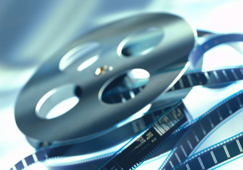 Martwy farciarz w Kinie po zmroku