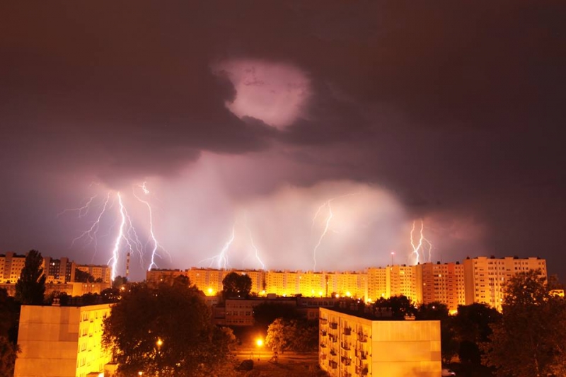 IMGW ostrzega przed burzami