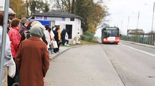 Komunikacyjny niezbędnik na 1 listopada