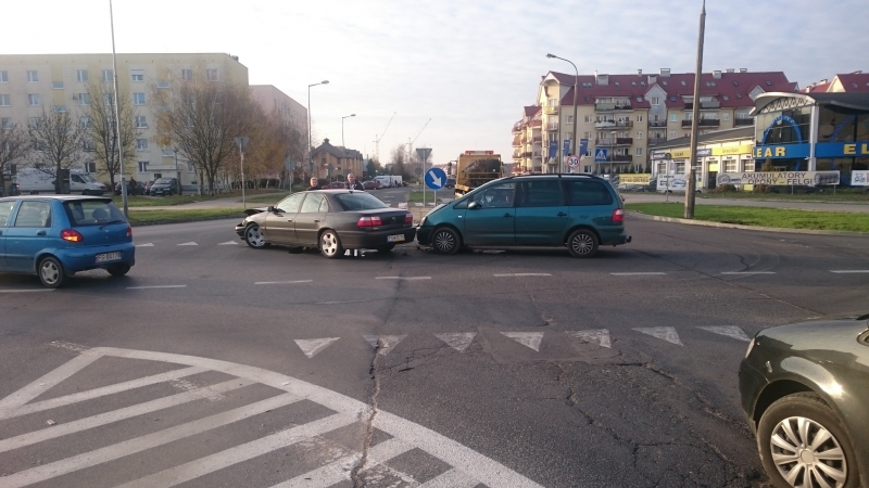 Nieszczęśliwa Okulickiego. Kolejny wypadek na krzyżówce