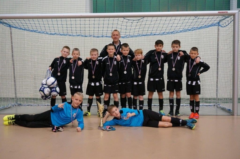 Młodzi piłkarze grali w Kostrzynie