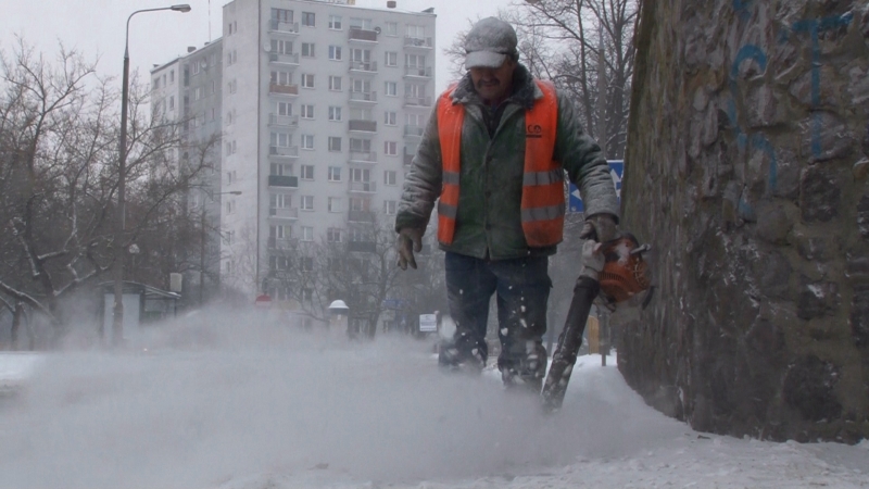 Gorzów pod śniegiem - piaskarek jak na lekarstwo