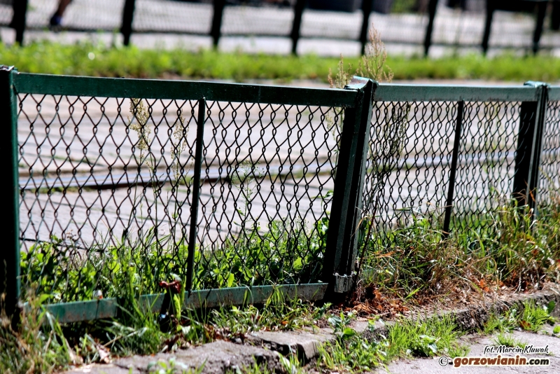 Tęsknisz za barierkami na Chrobrego? Jedną możesz mieć na własność