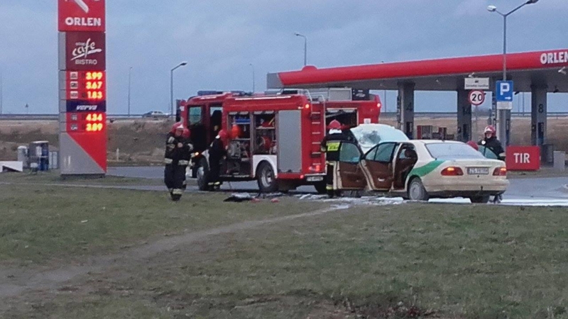 Przy Szczecińskiej palił się mercedes [wideo]