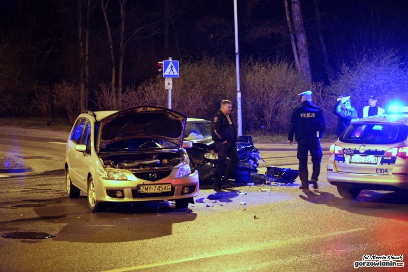 Zderzenie dwóch aut przy Słowiance