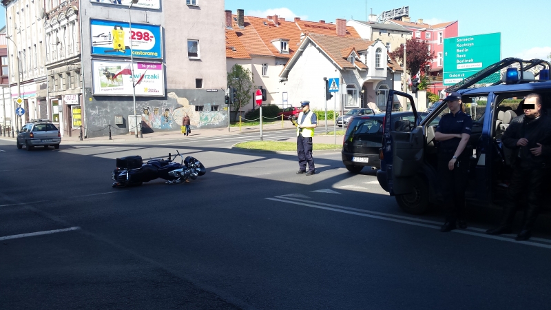 Wypadek motocyklisty na Chrobrego [zdjęcia]