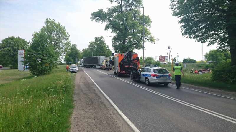 Ciężarówka zmiażdżyła skodę [zdjęcia]