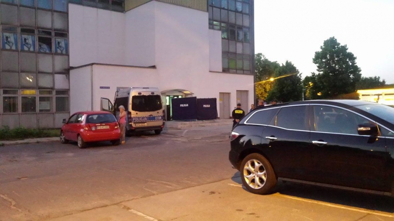 Kobieta wypadła z okna wieżowca. Zginęła...