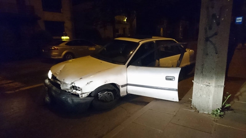 Pościg na Piaskach za sprawcą wypadku [zdjęcia]