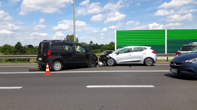 Na S3 zderzyły się dwa auta