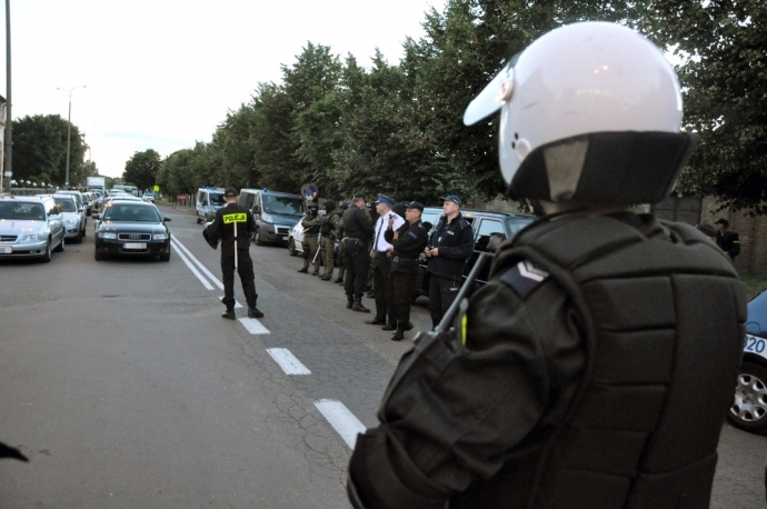 Zadyma po meczu z Rybnikiem. Policja użyła pałek [film]