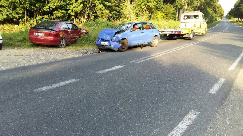 BMW spowodowało wypadek. Kierowca uciekł
