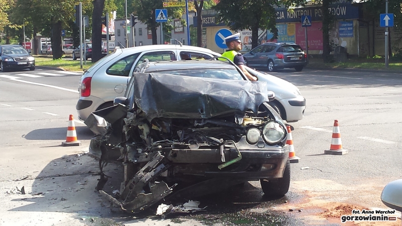 Wypadek na skrzyżowaniu Żwirowej i Słowiańskiej [zdjęcia]