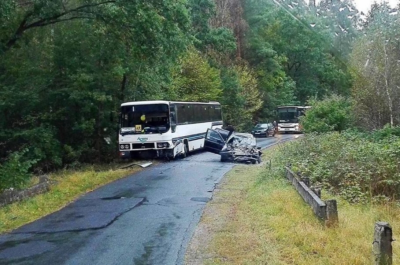 Dwa wypadki z udziałem autobusów