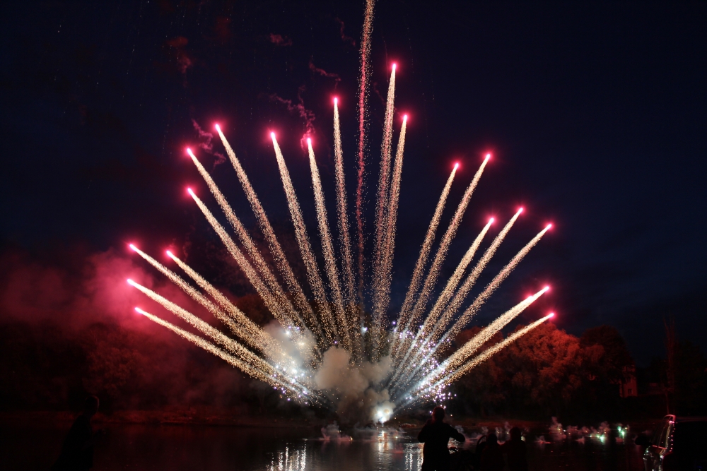 Ludzie się bawią, a zwierzęta cierpią